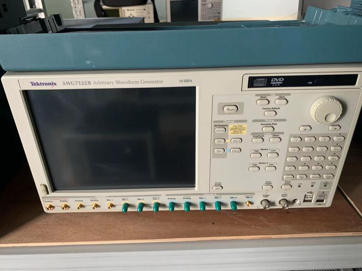 �N�ۡ����U|̩�� AWG7122B ����(sh��)��̖�l(f��)����/Tektronix�s�ԈD