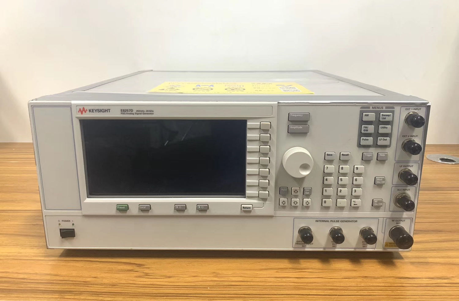 HP E8257D ��̖(h��o)�l(f��)����/HP�s�ԈD