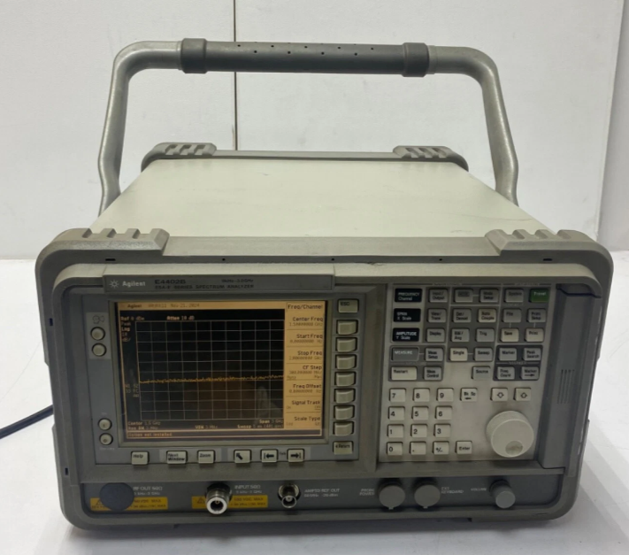 Agilent E4402B �l�V�����x/Agilent�s�ԈD