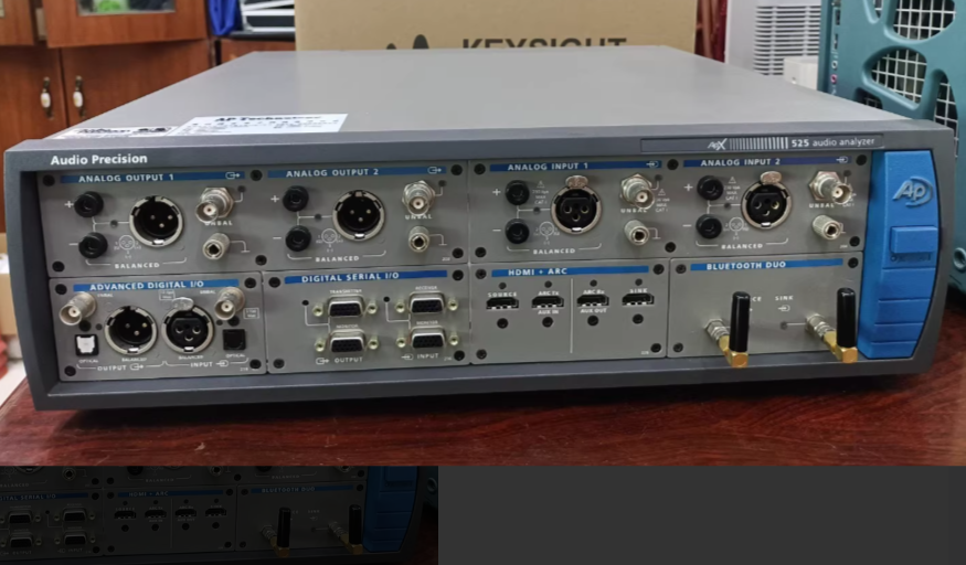 Audio Precision APX525 ���l�����x/�����s�ԈD