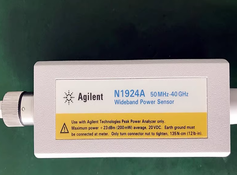Agilent N1924A �������ʂ�����/Agilent�s�ԈD