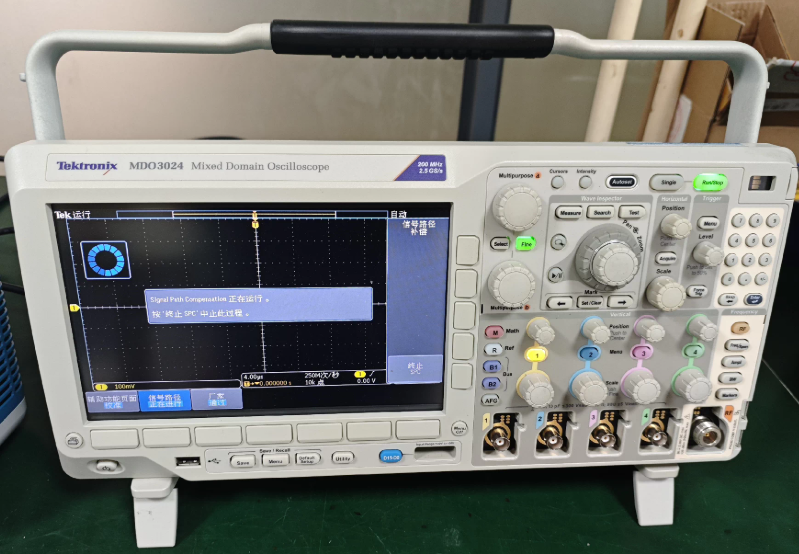 ̩�� MDO3024 �����ʾ����/Tektronix�s�ԈD