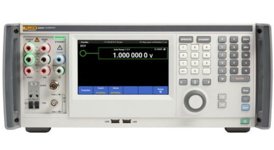 ������ 5560A У����/FLUKE�s�ԈD