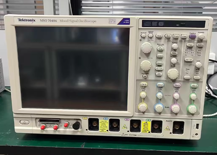̩�� MSO70804C �����̖(h��o)ʾ����/Tektronix�s�ԈD