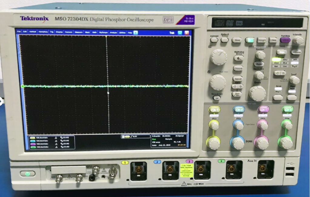 ̩�� MSO72504DX �����̖ʾ����/Tektronix�s�ԈD