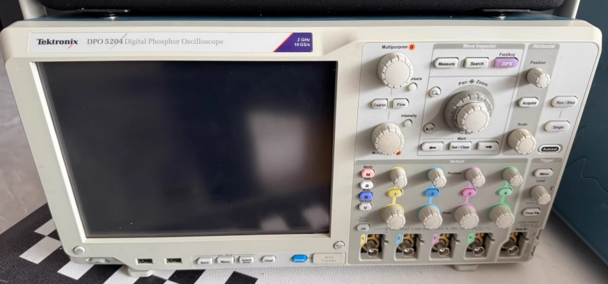 �S��|Tektronix DPO5204 ��(sh��)��ʾ����/Tektronix�s�ԈD