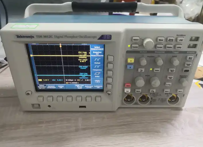 Tektronix TDS3012C ��(sh��)�֟ɹ�ʾ����/Tektronix�s�ԈD