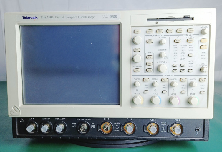 Tektronix TDS7104 ���֟ɹ�ʾ����/Tektronix�s�ԈD