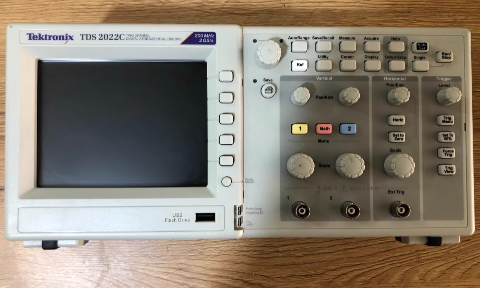 ̩�� TDS2022C ��(sh��)�ִ惦ʾ����/Tektronix�s�ԈD