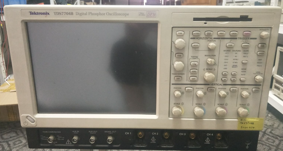 ʾ����/Tektronix�s�ԈD
