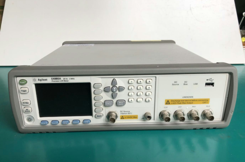 �N��,���U|���݂� E4980A LCR�yԇ�x/Agilent�s�ԈD