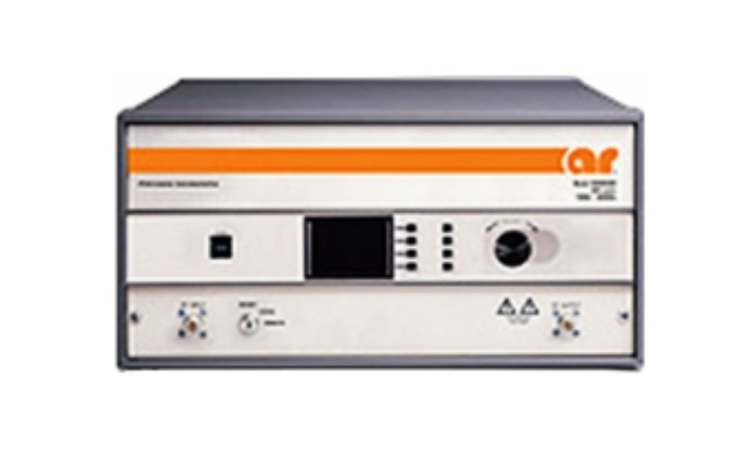 Amplifier Research 175A400 ���l�Ŵ���/�����s�ԈD