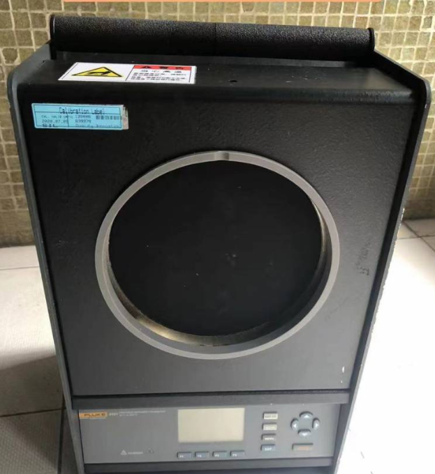 ������ 4181 ���ܼt��У����/FLUKE�s�ԈD