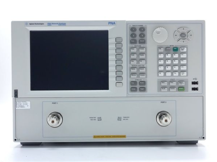 Keysight E8362C ʸ���W�j�����x/Keysight�s�ԈD