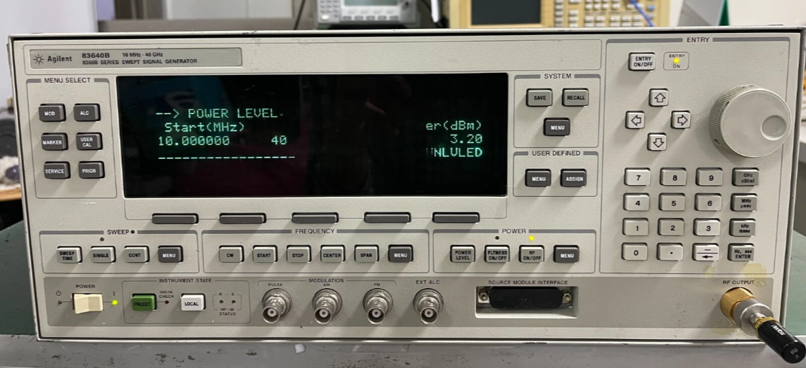 ���݂� 83640B �ϳɒ��l��̖(h��o)�l(f��)����/Agilent�s�ԈD