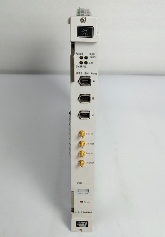 �N��,���U|���݂� E8491A IEEE-1394 VXI ������/Agilent�s�ԈD