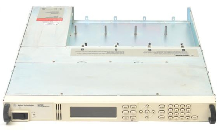 �ǵ¿Ƽ� N6700B С��ģ�K���Դϵ�y(t��ng)���C/Keysight�s�ԈD