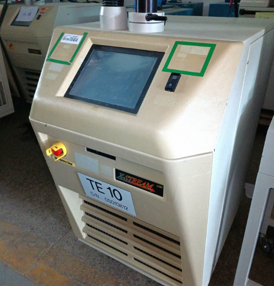 �N�ۡ����U|Temptronic TP04300A �����x/�����s�ԈD