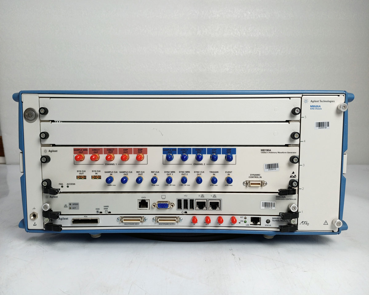 AXIe�C��+���Ⲩ�ΰl(f��)����+AXIeǶ��ʽ������/Agilent�s�ԈD