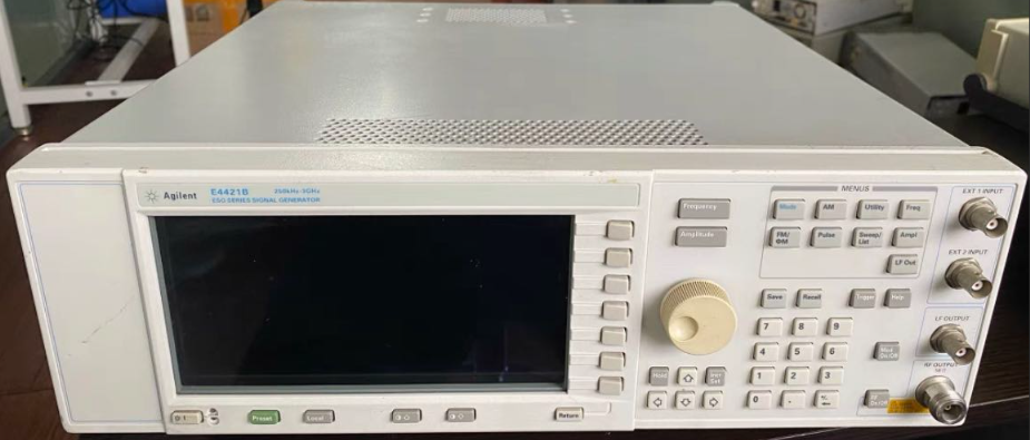 �N�ۡ����U|���݂� E4421B ESG-A ϵ��ģ�M���l��̖�l(f��)����/Agilent�s�ԈD