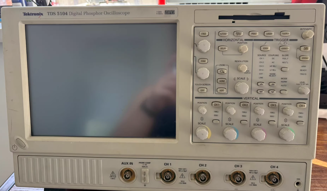 ̩�� TDS5104 ��(sh��)�֟ɹ�ʾ����/Agilent�s�ԈD