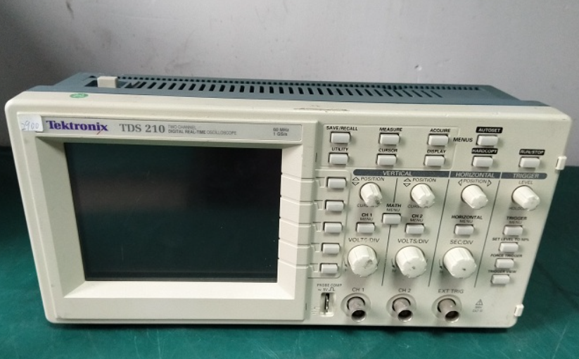 ̩�� TDS210 ��(sh��)�ִ惦ʾ����/Tektronix�s�ԈD