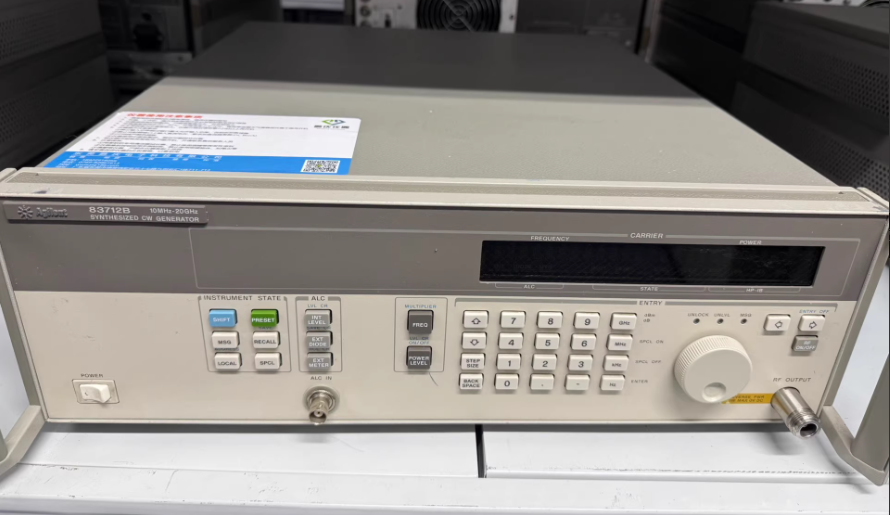 Agilent 83712B �ϳ��B�m(x��)����̖�l(f��)����/Agilent�s�ԈD