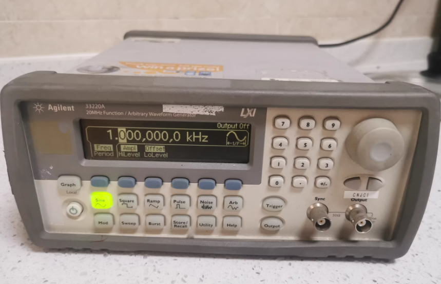 Keysight 33220A ����(sh��)/���Ⲩ�ΰl(f��)����/Keysight�s�ԈD