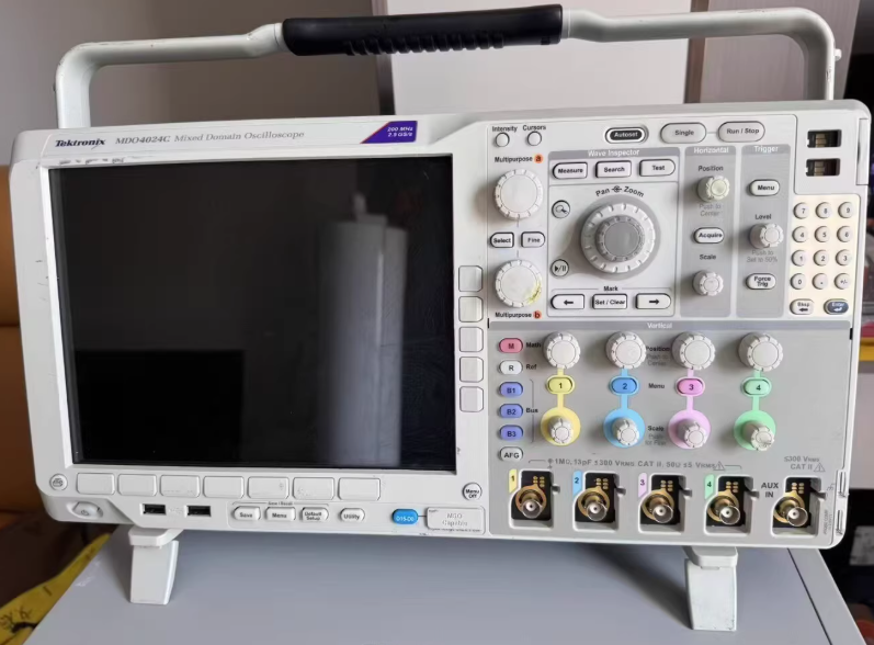 ̩�� MDO4024C �����ʾ����/Tektronix�s�ԈD