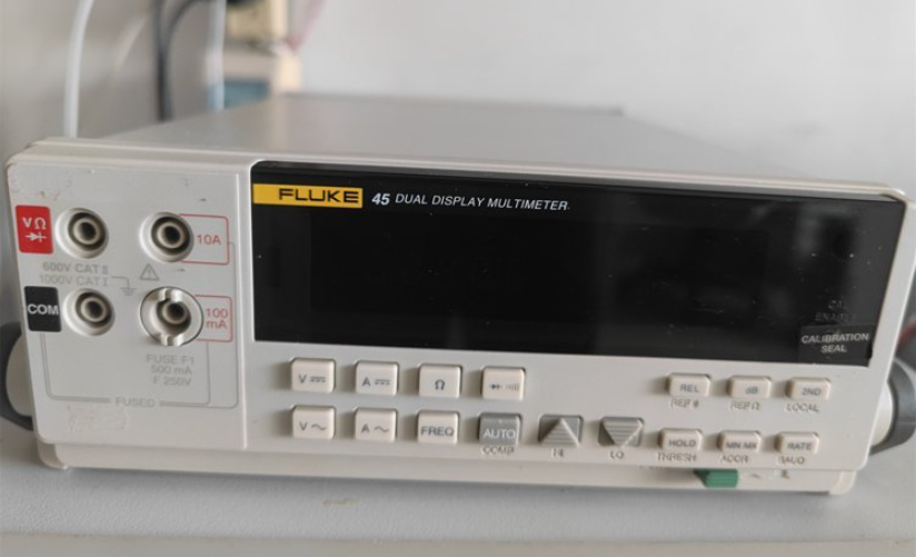 ������45 �p�@ʾ���f�ñ�/FLUKE�s�ԈD