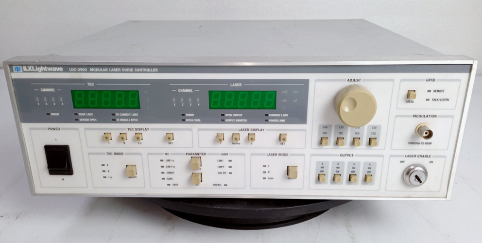 �N�ۡ����U|ILX lightwava LDC-3900 ������O�ܿ�����/�����s�ԈD