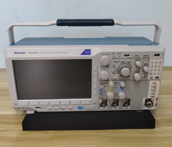 Tektronix MDO3012 �����ʾ����/Tektronix�s�ԈD