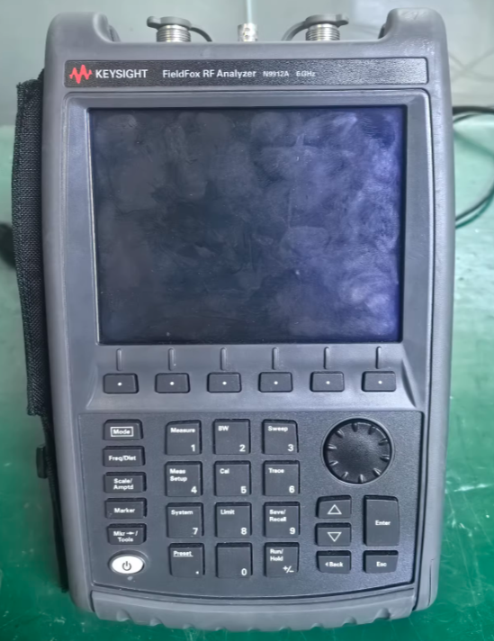 keysight N9912A FieldFox�ֳ����l�����x/Keysight�s�ԈD