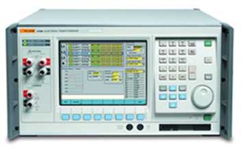 ��ܹ��ʘ�(bi��o)��(zh��n)Դ/FLUKE�s�ԈD