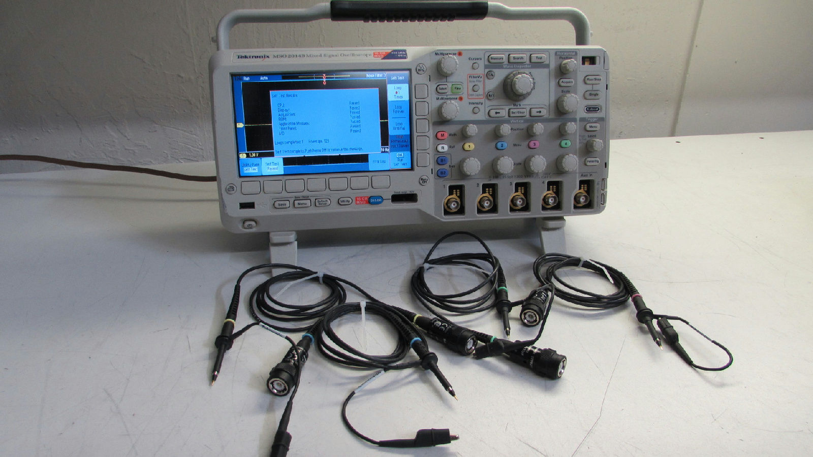 ʾ����/Tektronix�s�ԈD